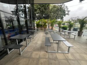 Mobiliario comercial 13